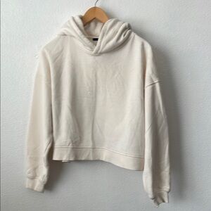 Forever 21 Off-White Hoodie Cropped Casual Comfy